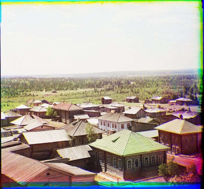 Южная часть села Ныроб и въезд в село. Вид с колокольни