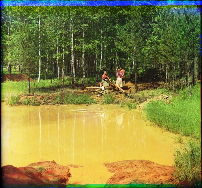 Промывка руды бурого железняка на Шиловском руднике в 7 верст. от дер. Макаровой