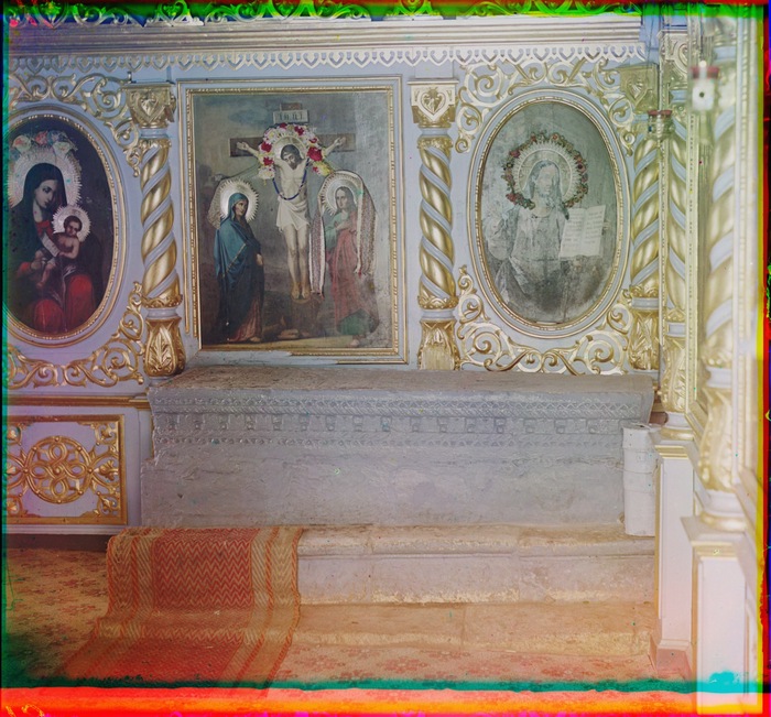 Место упокоения Патриарха Иова. Успенский Старицкий монастырь