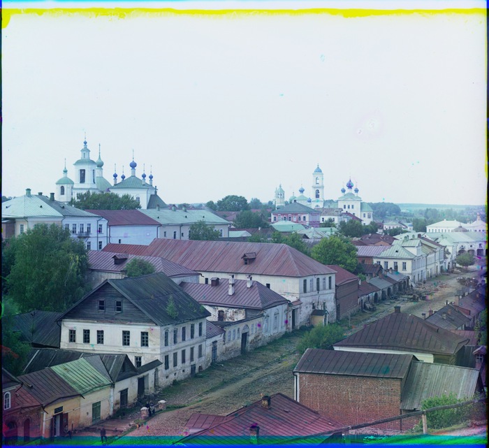Вид с крепостного вала на г. Торжок. Видны церкви Св. Георгия и Успения Пресвятой Богородицы