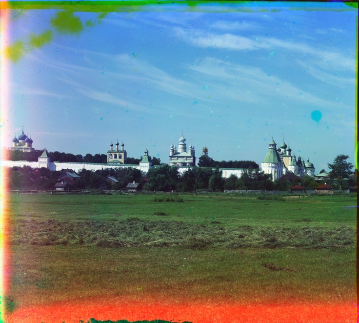 Вид на Борисоглебский монастырь от реки Устье