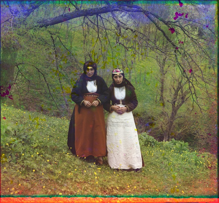 Армянки (католички) в обычном костюме