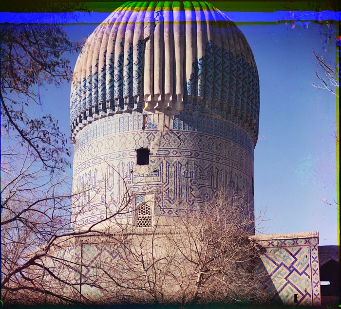 Купол мечети [ошибка в авторском описании, на самом деле мавзолея] Гур-Эмир с запада (трещина)