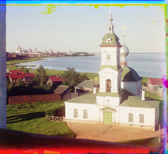 Церковь на месте убиения Свят. Леонтия. Вид с колокольни Спасо-Яковлевск. мон