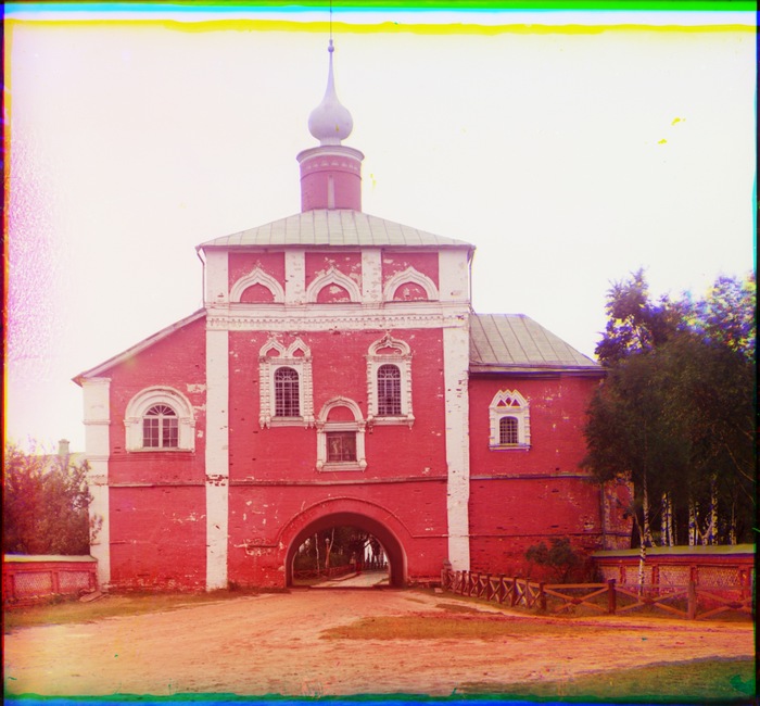 Спасо-Евфимиевский монастырь. Вторые врата в ограде. Суздаль